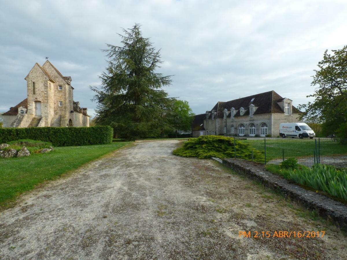 Soisy-Bouy Chateau De Montrame מראה חיצוני תמונה