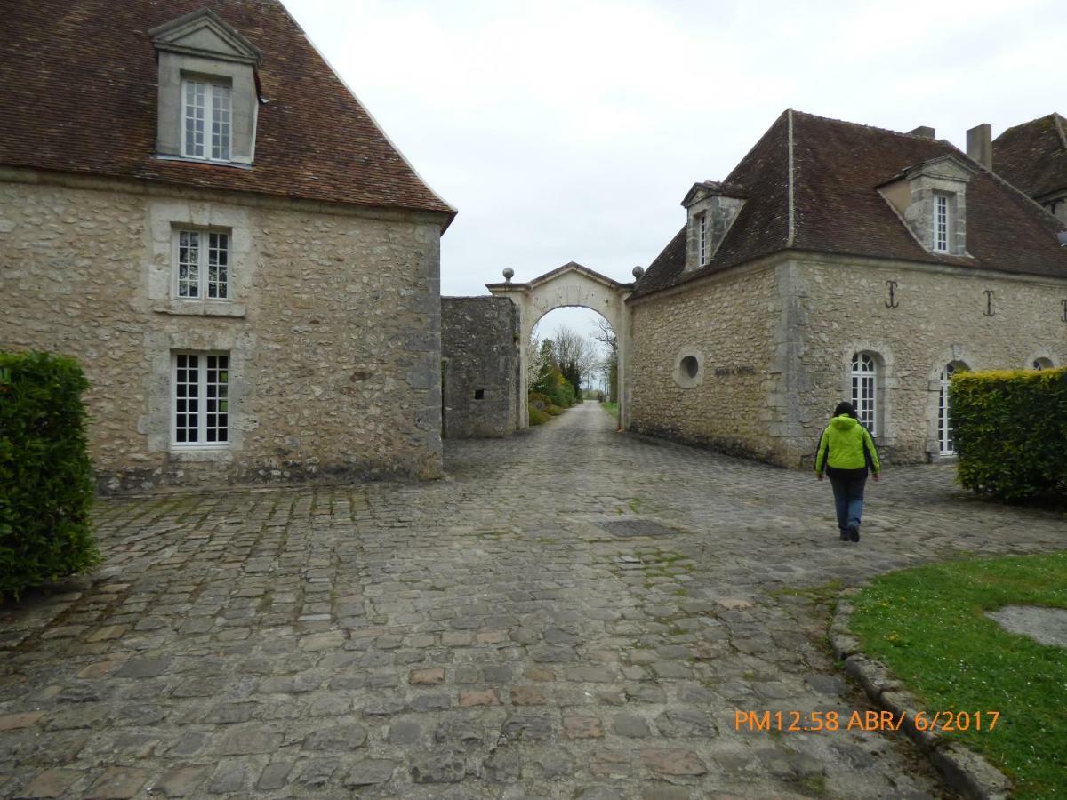 Soisy-Bouy Chateau De Montrame מראה חיצוני תמונה