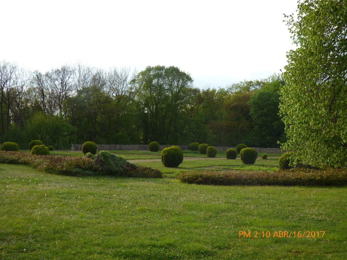 Soisy-Bouy Chateau De Montrame מראה חיצוני תמונה